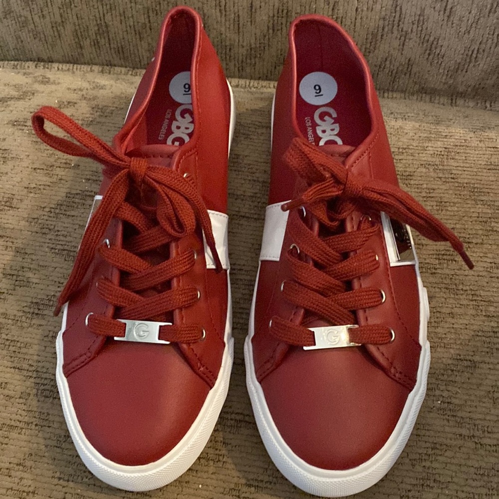 NWT-GBG Los Angeles Cherry Red Sneakers-Size9
